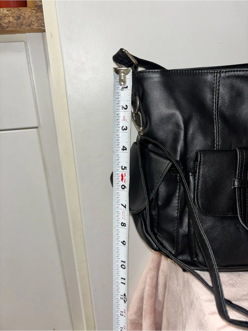 Source Unknown Black Shoulder Bag with Front Pockets